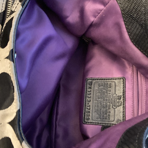 COACH HANDBAG with drawstring bag protector, three compartmentments. - Picture 9 of 11